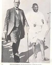 1940 ஆகஸ்ட் கொடைஅறிவித்தவர் யார்?